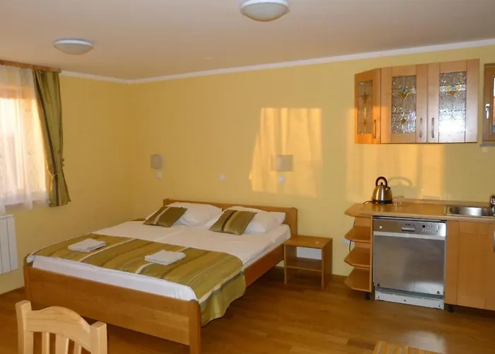 Eco Mila ゲストハウス ロガシュカ・スラティナ