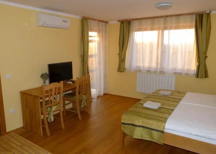 Eco Mila ロガシュカ・スラティナ